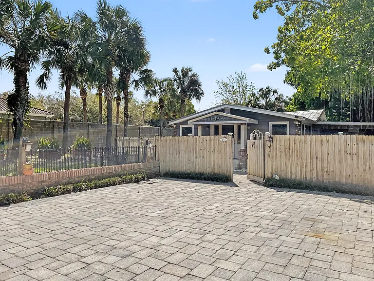 9520 Corkscrew Rd — Photo 1