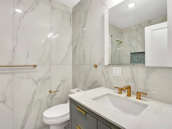 34 Van Reypen Street image 19 of 25