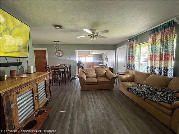 5th image of 131 Rosemary Ave