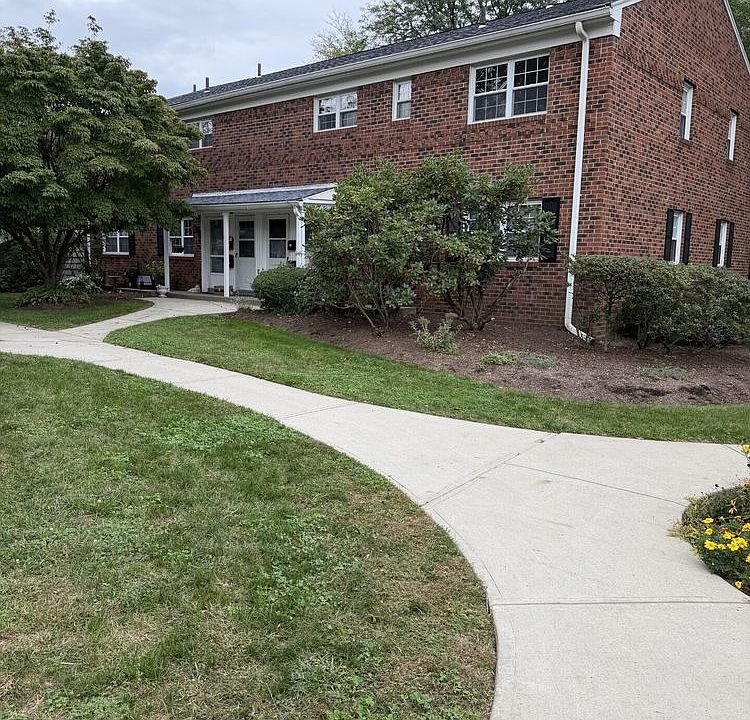 1st image of 245 Unquowa Rd APT 42