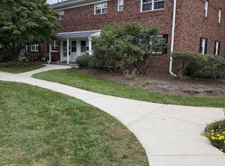 245 Unquowa Rd APT 42, Fairfield, CT 06824
