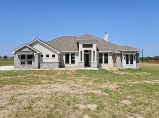 100 Ava Ridge Dr, La Vernia, TX 78121