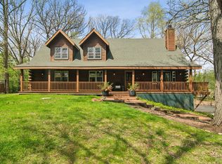 200 Wildwood Ln, Fox River Grove, IL 60021