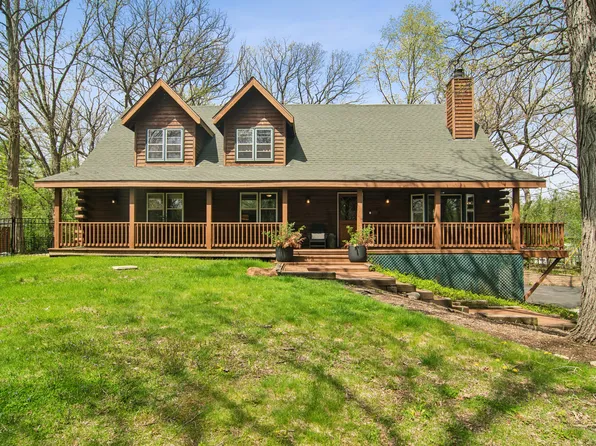 200 Wildwood Ln, Fox River Grove, IL 60021