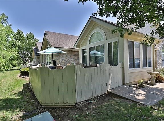 2nd image of 6124 NE Kensington Dr #19C