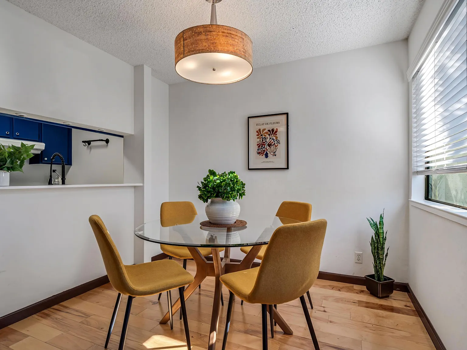 2 bed, 1.5 bath, 1081 sqft, $2,800 — Photo 4