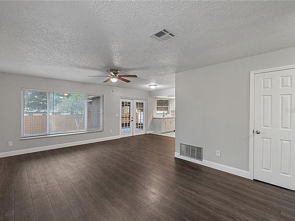 3rd image of 6421 Sardina Blvd