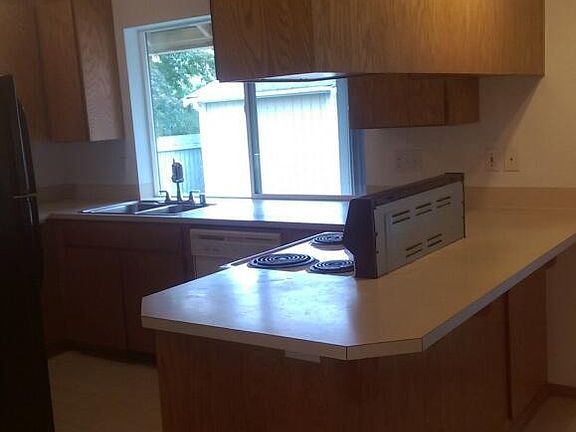 5th image of 131 100th Street Ct E
