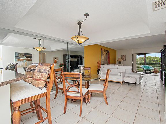 4th image of 23370 N Carolwood Lane N #409