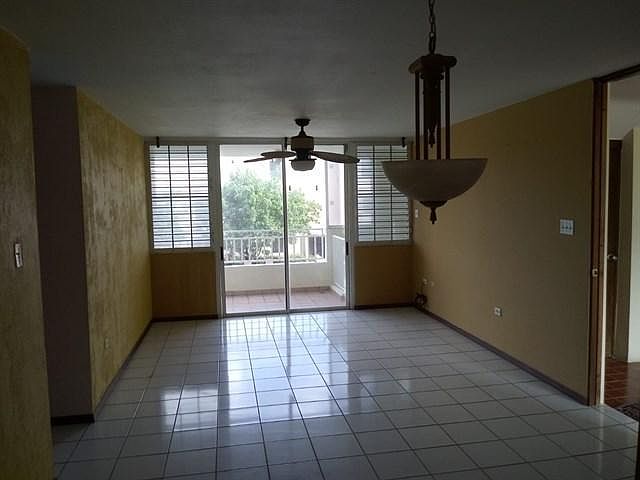 2nd image of 106 Calle Un E