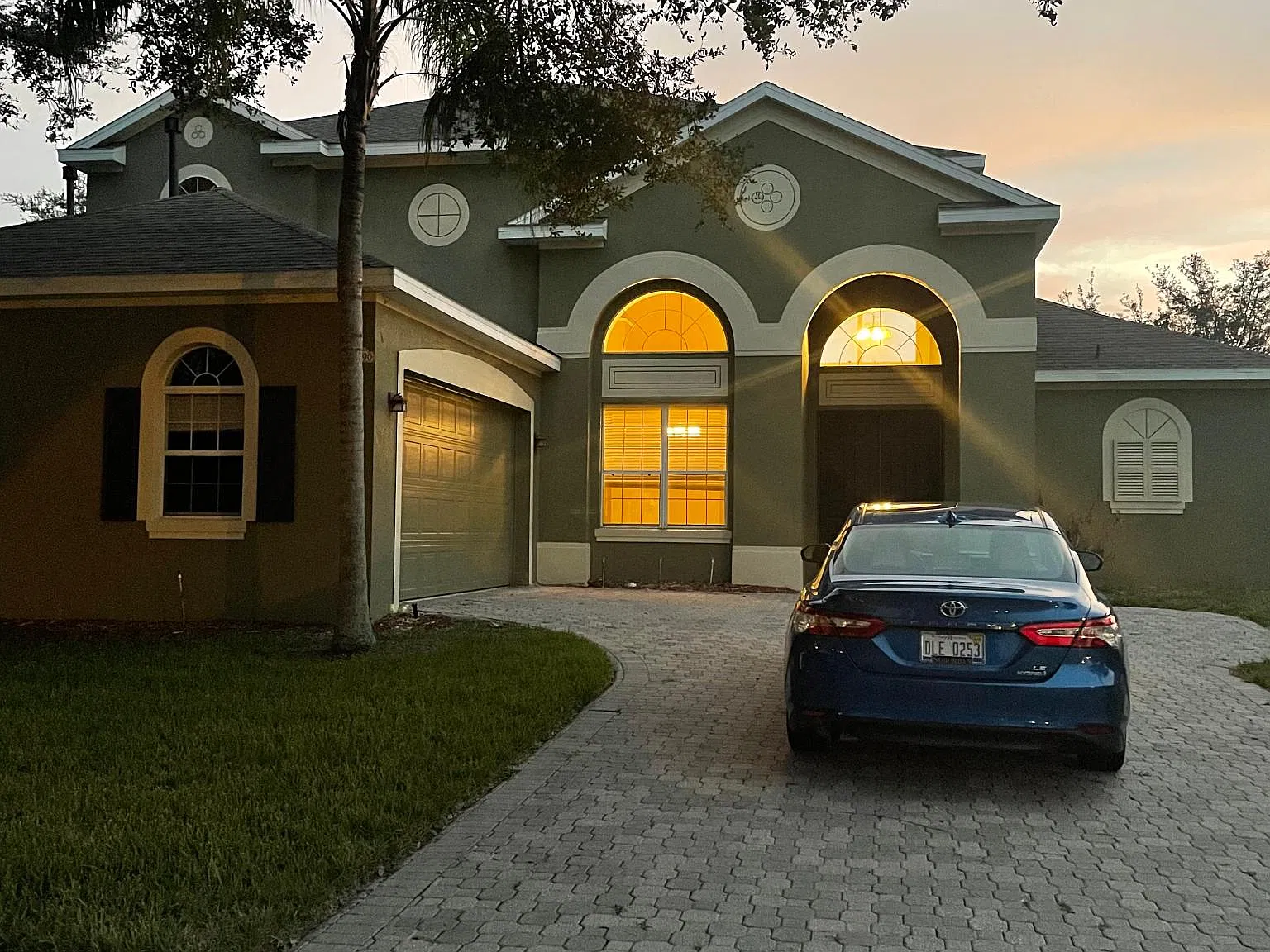 5 bed, 3457 sqft, $3,475 — Photo 2