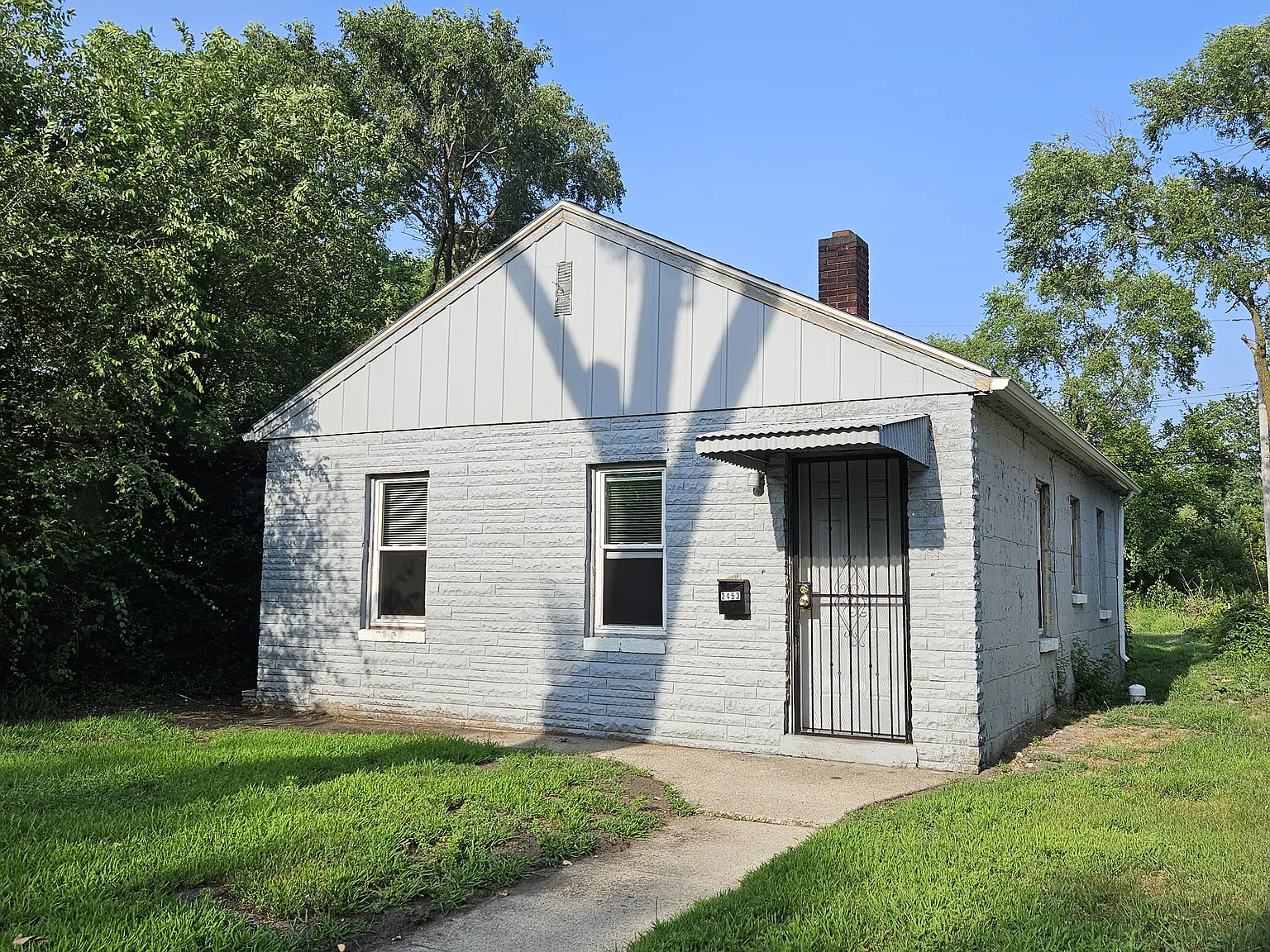 2 bed, 704 sqft, $1,100 — Photo 2