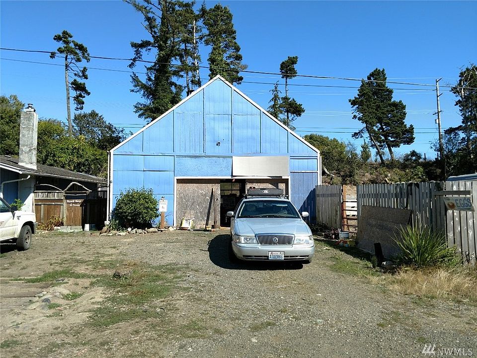 2nd image of 2242 S Pleasant Dr