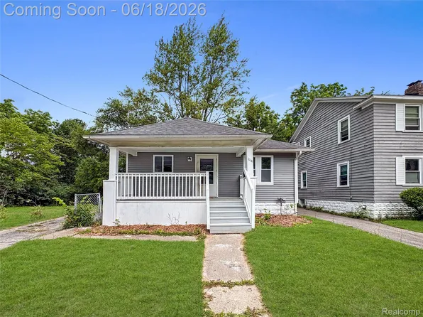1114 Christopher St, Flint, MI 48503
