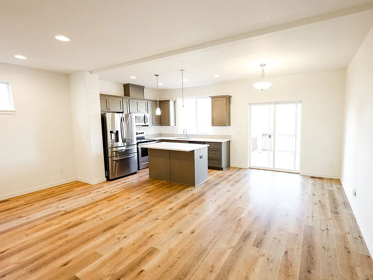 1043 N Fairhope Pl — Photo 2