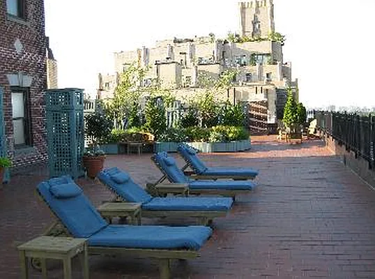 Sold by Corcoran | media 16