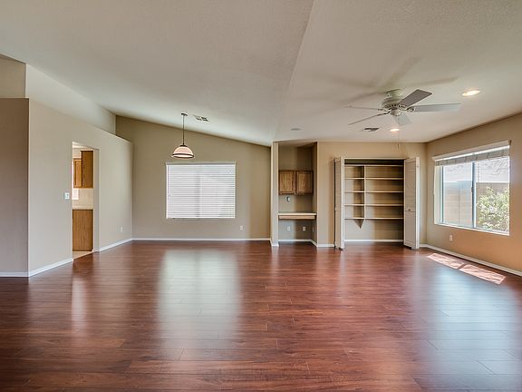 5th image of 3031 E Redwood Ln