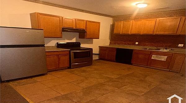2nd image of 1845 W Lexington St APT 2
