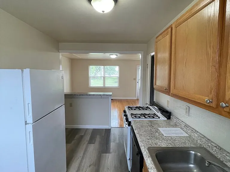 Nola Court Apartments — Photo 62