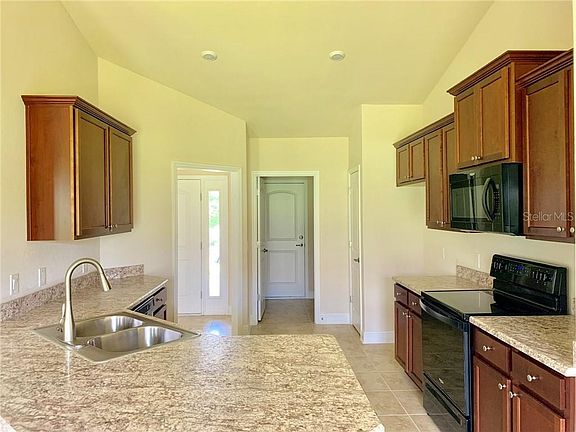 3rd image of 284 Brookshire Dr