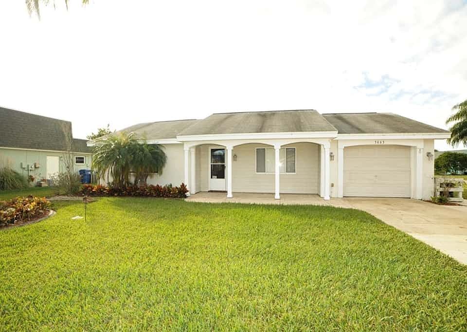 1st image of 3663 Overland Dr