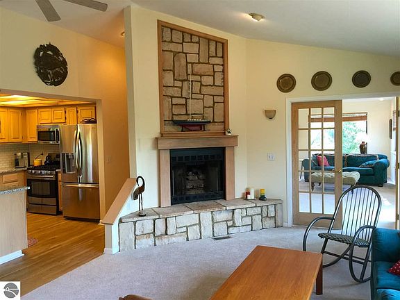 2nd image of 3362 Kirkridge Dr