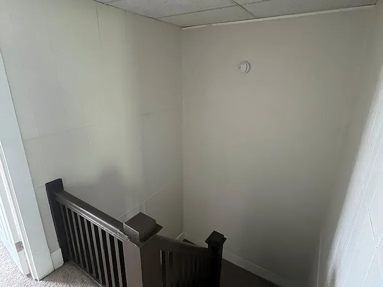 1714 Victoria Ave — Photo 9