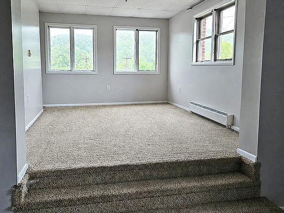 5th image of 507 Main St