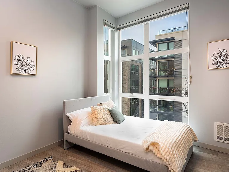 Minnie Flats | 101 Denny Way, Seattle, WA 98109 — Photo 22