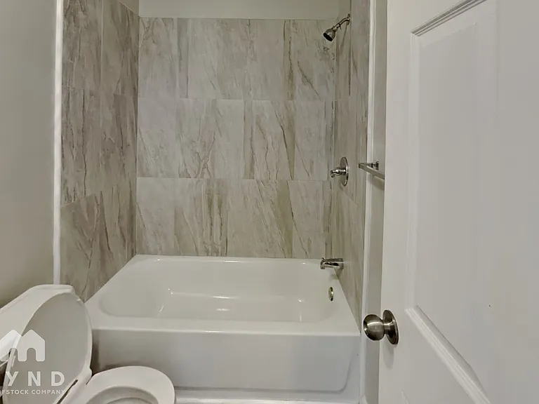 2208 Shalimar Dr — Photo 14
