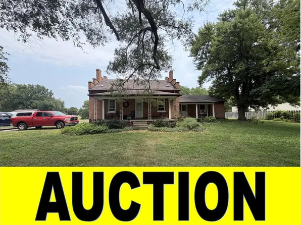 1127 N Main St, Lewistown, IL 61542