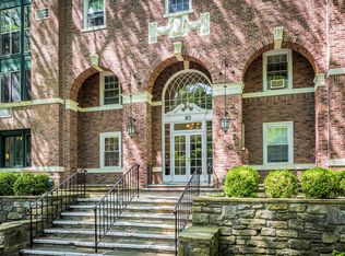 10 Brooklands APT 2G, Bronxville, NY 10708