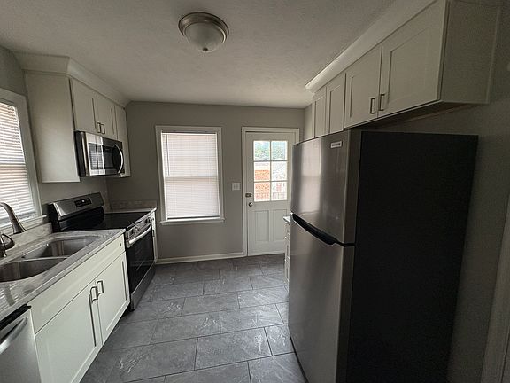 5th image of 4729 Bancroft Ave