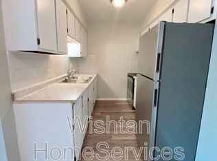 204 N Charleston Blvd APT 2, Macomb, IL 61455