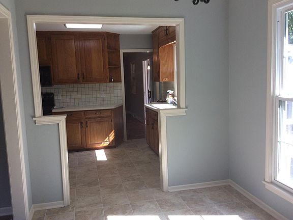 4th image of 7111 N Amity Ave
