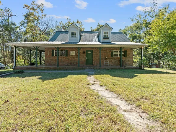 59 Grays Ln, Fayetteville, TN 37334