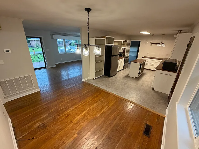 8323 E Mountain Ln — Photo 13