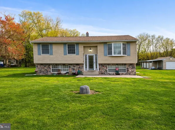 1554 Flora Rd, Vineland, NJ 08360