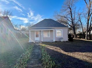 504 S Hickory St, Cuba, MO 65453