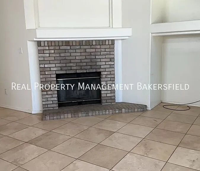 520 Windsor Park Dr — Photo 4