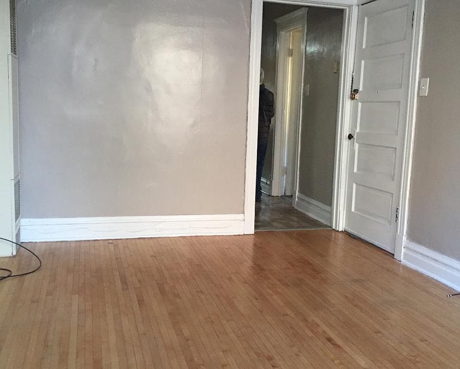 1st image of 2946 N Rockwell St #2