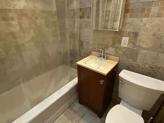 5th image of 830 42nd St APT 1