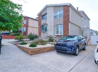 22 Hewitt Ave, Staten Island, NY 10301