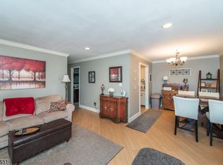 305 Federal Hill Rd, Pompton Lakes, NJ 07442