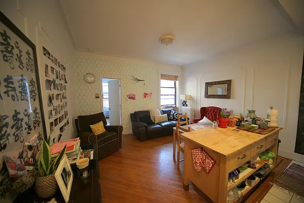 Rented by Metropolitan Realty | media 29