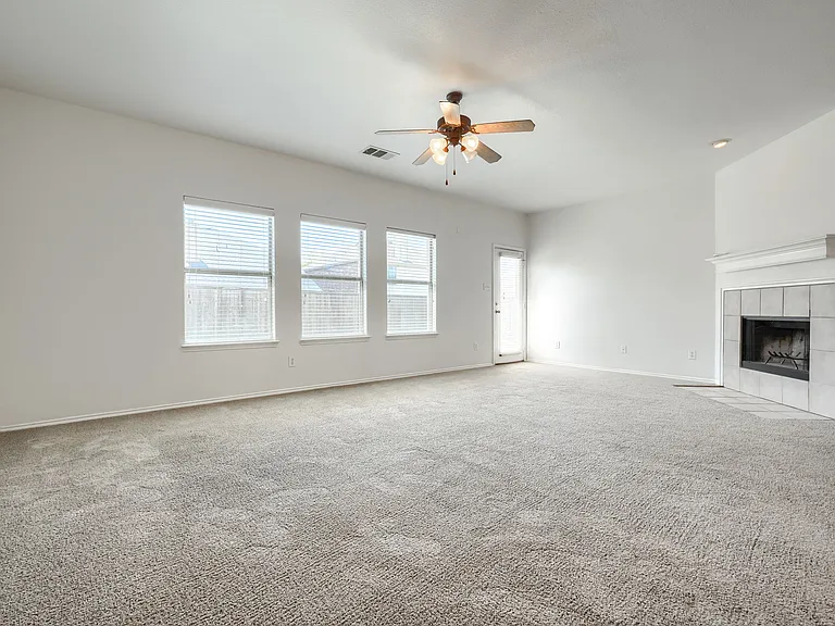3121 Grant St — Photo 13