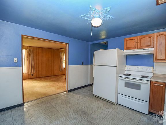 5th image of 2213 N Watt Ave