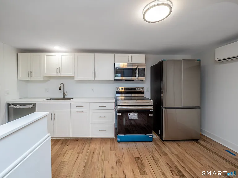 523 Danbury Rd #D — Photo 3