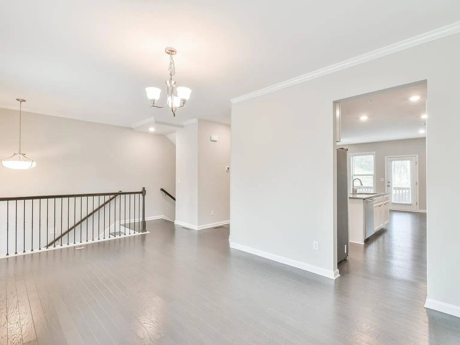 4 bed, 3.5 bath, 2150 sqft, $3,675 — Photo 3