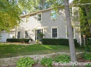 402 Shady Knolls Dr, East Peoria, IL